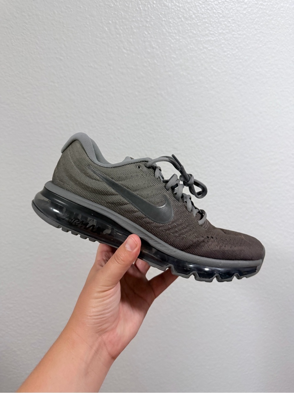 Nike Men's Air Max Full-Length Black Grey Sneaker